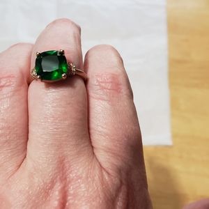Costume Faux Emerald Rose Tone Ring sz 8.25